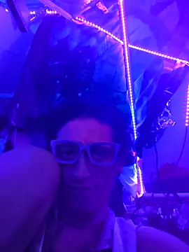 gurlnips online show from 6, 4, 2026