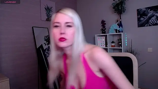 Snapshot of Mermaid_N chatting on 3, 3, 2025 Mermaid N online show from 3, 3, 2025