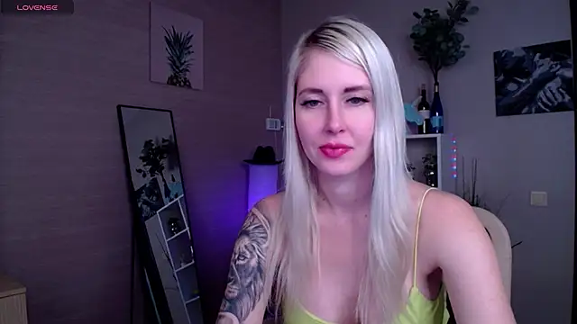 Snapshot of Mermaid_N chatting on 5, 3, 2025 Mermaid N online show from 5, 3, 2025