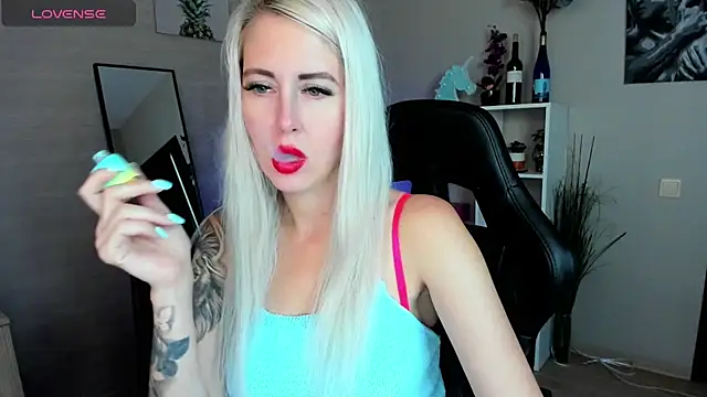 Snapshot of Mermaid_N chatting on 15, 9, 2025 Mermaid N online show from 15, 9, 2025