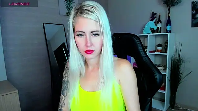 Snapshot of Mermaid_N chatting on 18, 9, 2025 Mermaid N online show from 18, 9, 2025