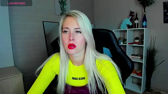 Snapshot of Mermaid_N chatting on 22, 9, 2025 Mermaid N online show from 22, 9, 2025