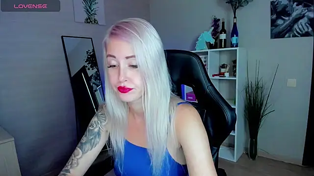 Snapshot of Mermaid_N chatting on 6, 10, 2025 Mermaid N online show from 6, 10, 2025