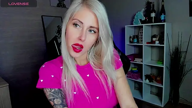 Snapshot of Mermaid_N chatting on 8, 10, 2025 Mermaid N online show from 8, 10, 2025