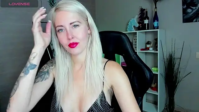 Snapshot of Mermaid_N chatting on 10, 10, 2025 Mermaid N online show from 10, 10, 2025