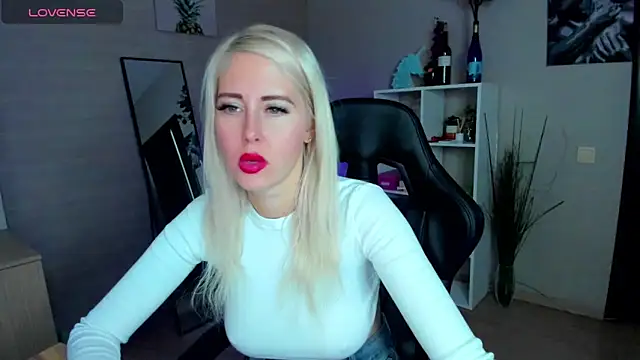 Snapshot of Mermaid_N chatting on 16, 10, 2025 Mermaid N online show from 16, 10, 2025