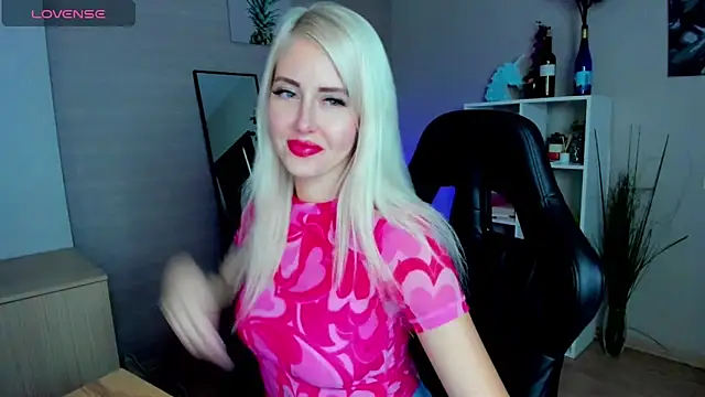 Snapshot of Mermaid_N chatting on 17, 10, 2025 Mermaid N online show from 17, 10, 2025