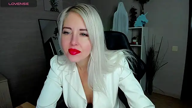 Snapshot of Mermaid_N chatting on 11, 11, 2025 Mermaid N online show from 11, 11, 2025