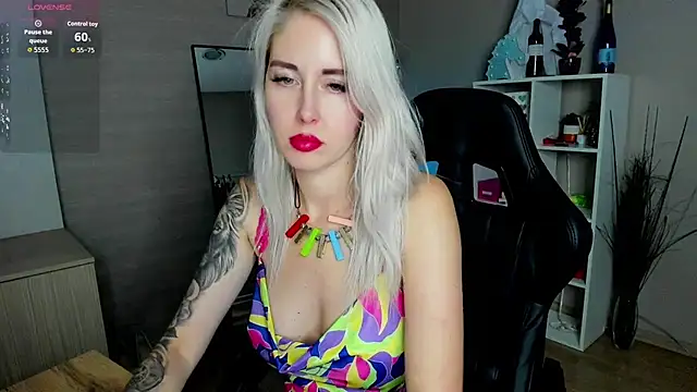 Snapshot of Mermaid_N chatting on 17, 11, 2025 Mermaid N online show from 17, 11, 2025