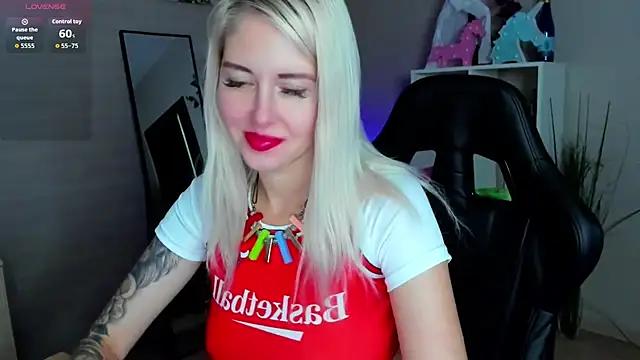 Snapshot of Mermaid_N chatting on 20, 11, 2025 Mermaid N online show from 20, 11, 2025