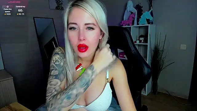 Snapshot of Mermaid_N chatting on 3, 12, 2025 Mermaid N online show from 3, 12, 2025