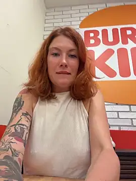 Snapshot of Liv_Fay chatting on 22, 7, 2026 Liv Fay online show from 22, 7, 2026