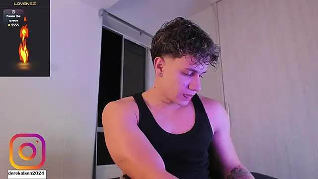 Snapshot of DerekOlsen chatting on 26, 9, 2025 DerekOlsen online show from 26, 9, 2025