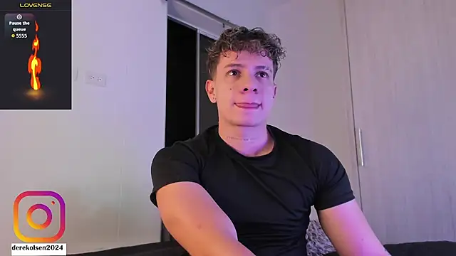 Snapshot of DerekOlsen chatting on 14, 10, 2025 DerekOlsen online show from 14, 10, 2025