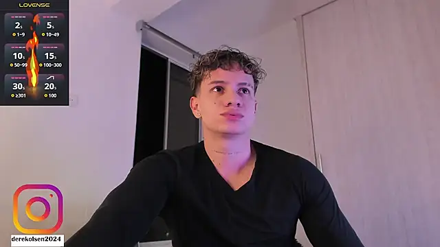 Snapshot of DerekOlsen chatting on 21, 10, 2025 DerekOlsen online show from 21, 10, 2025