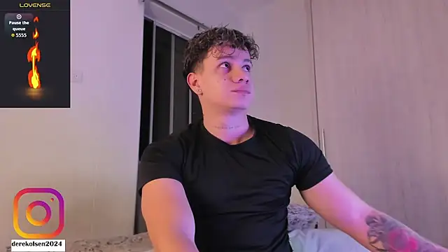 Snapshot of DerekOlsen chatting on 27, 10, 2025 DerekOlsen online show from 27, 10, 2025