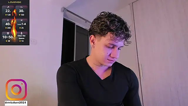 Snapshot of DerekOlsen chatting on 29, 10, 2025 DerekOlsen online show from 29, 10, 2025