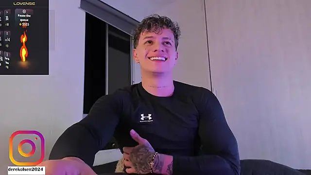 Snapshot of DerekOlsen chatting on 8, 11, 2025 DerekOlsen online show from 8, 11, 2025