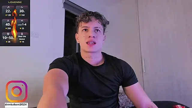 Snapshot of DerekOlsen chatting on 10, 11, 2025 DerekOlsen online show from 10, 11, 2025