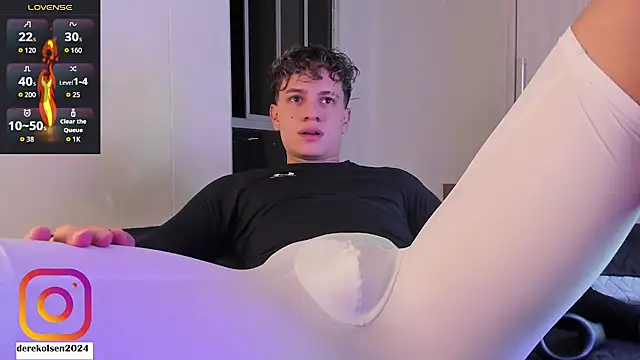 Snapshot of DerekOlsen chatting on 16, 11, 2025 DerekOlsen online show from 16, 11, 2025