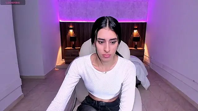 karlaa james online show from 18, 11, 2025