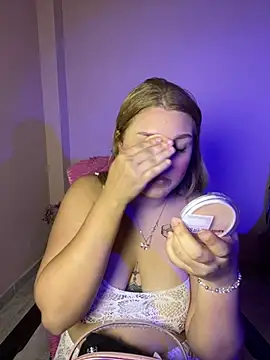 saray gomez22 online show from 14, 4, 2026