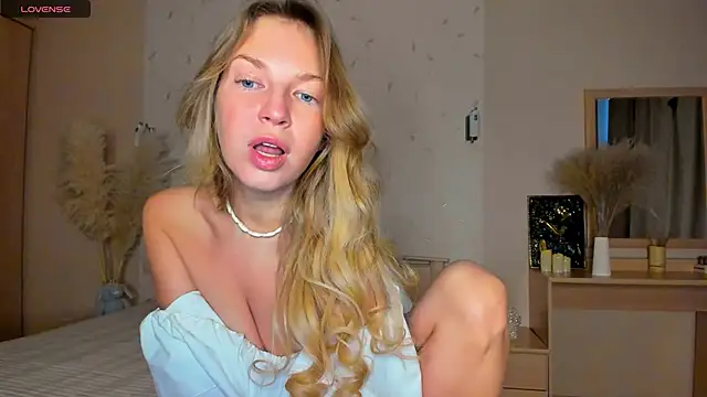 Snapshot of Jeanne_Williams chatting on 1, 2, 2025 Jeanne Williams online show from 1, 2, 2025