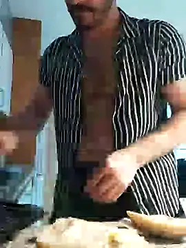 Snapshot of Analcholic chatting on 8, 12, 2024 Analcholic online show from 8, 12, 2024