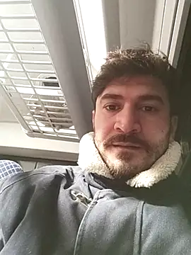 Snapshot of Analcholic chatting on 9, 12, 2024 Analcholic online show from 9, 12, 2024