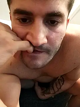 Snapshot of Analcholic chatting on 4, 11, 2025 Analcholic online show from 4, 11, 2025