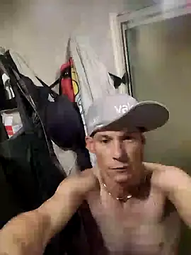 ILUV2TUCHMYKITTY online show from 19, 9, 2025