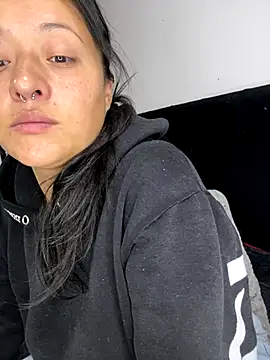 jjulietha95 online show from 5, 11, 2025