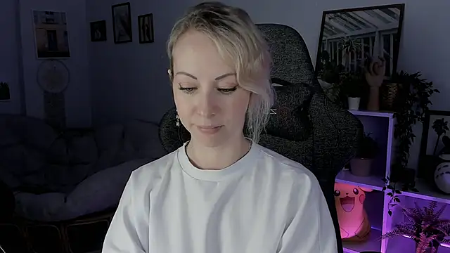 LylithSkye online show from 30, 1, 2025