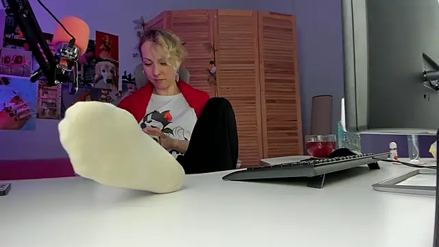 LylithSkye online show from 6, 3, 2025