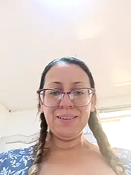 Snapshot of miss_hanna07 chatting on 27, 11, 2025 miss hanna07 online show from 27, 11, 2025