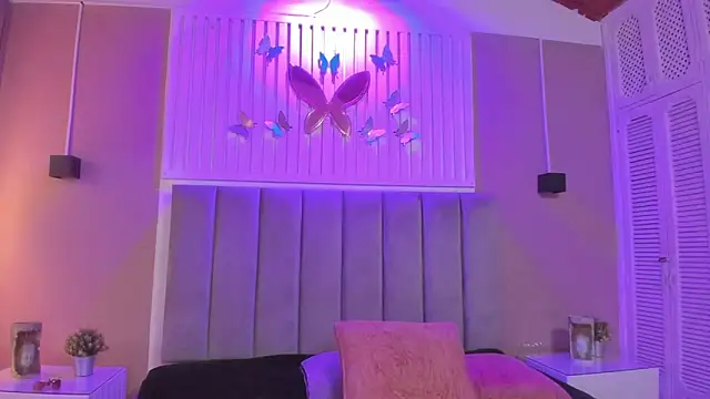 Snapshot of diosa_cristal chatting on 28, 11, 2025 diosa cristal online show from 28, 11, 2025