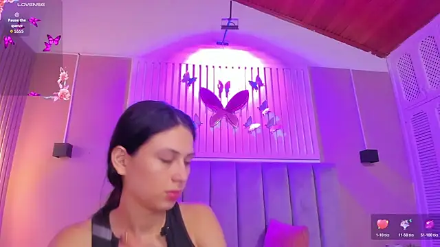 Snapshot of diosa_cristal chatting on 2, 12, 2025 diosa cristal online show from 2, 12, 2025