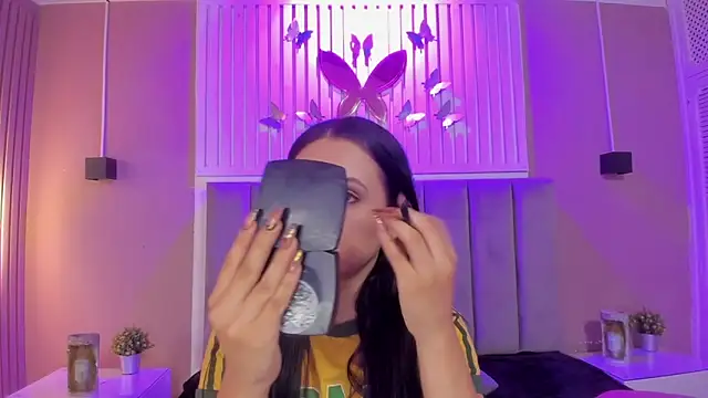 Snapshot of diosa_cristal chatting on 4, 12, 2025 diosa cristal online show from 4, 12, 2025