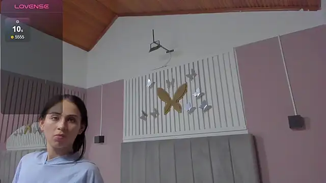 Snapshot of diosa_cristal chatting on 18, 12, 2025 diosa cristal online show from 18, 12, 2025