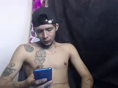 Snapshot of RickyGrey77 chatting on 2, 12, 2024 RickyGrey77 online show from 2, 12, 2024