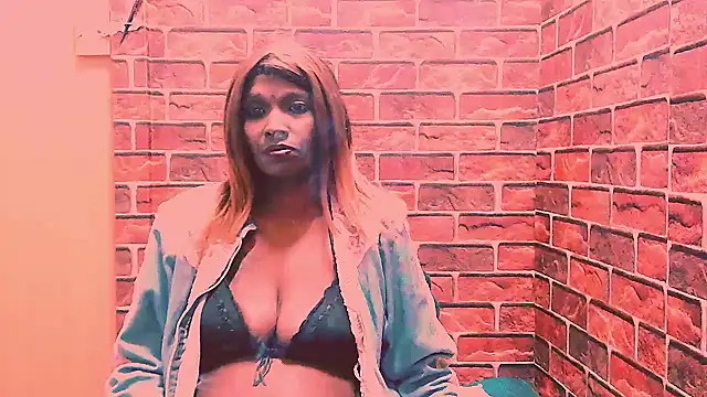 Fuckable Nasty MILF online show from 14, 6, 2026