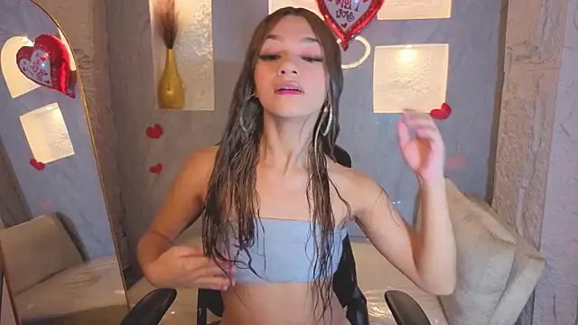 Snapshot of Laurita_b chatting on 12, 3, 2026 Laurita b online show from 12, 3, 2026