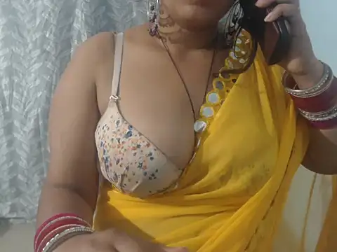 Snapshot of cute-priy chatting on 6, 2, 2025 cute-priy online show from 6, 2, 2025