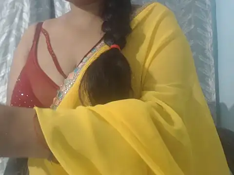 Snapshot of cute-priy chatting on 7, 5, 2026 cute-priy online show from 7, 5, 2026