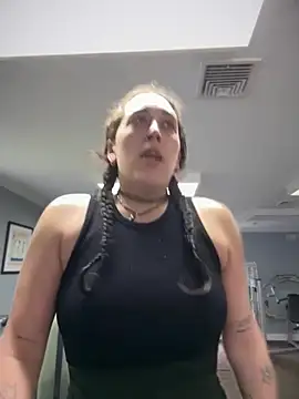 Snapshot of ThicBunz chatting on 24, 5, 2026 ThicBunz online show from 24, 5, 2026