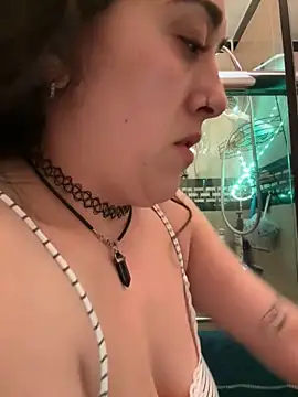 Snapshot of ThicBunz chatting on 28, 5, 2026 ThicBunz online show from 28, 5, 2026