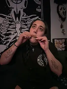 Snapshot of ThicBunz chatting on 1, 6, 2026 ThicBunz online show from 1, 6, 2026