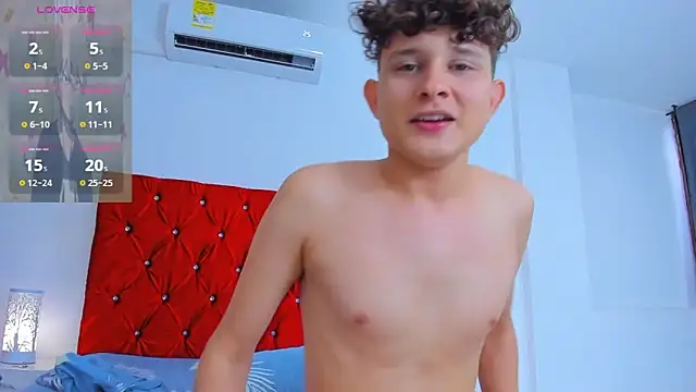 Snapshot of Nathan_Bluee chatting on 14, 12, 2024 Nathan Bluee online show from 14, 12, 2024