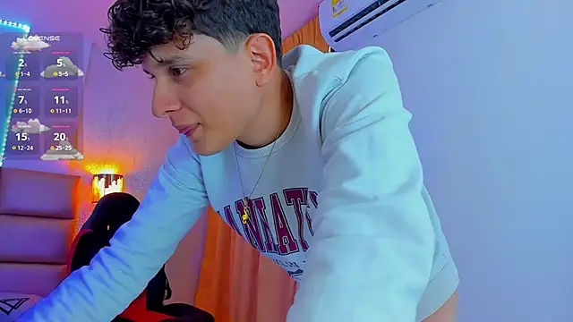 Snapshot of Nathan_Bluee chatting on 24, 2, 2025 Nathan Bluee online show from 24, 2, 2025