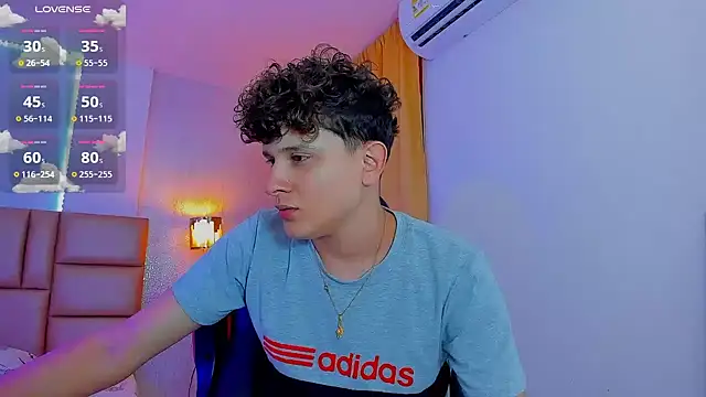 Snapshot of Nathan_Bluee chatting on 5, 3, 2025 Nathan Bluee online show from 5, 3, 2025